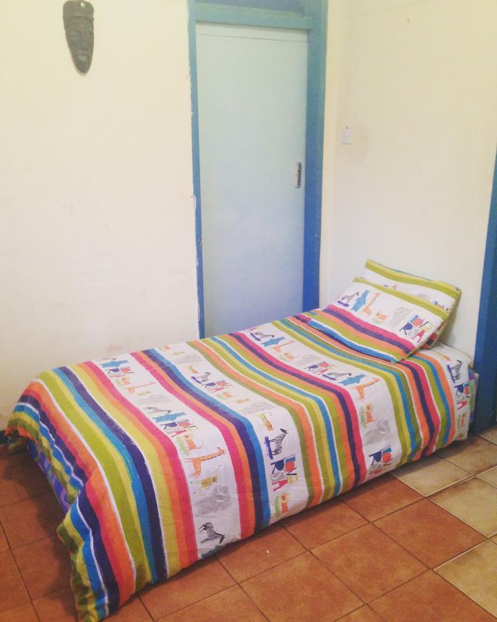 Kumunzi Backpackers Hostel ลุซากา ภายนอก รูปภาพ